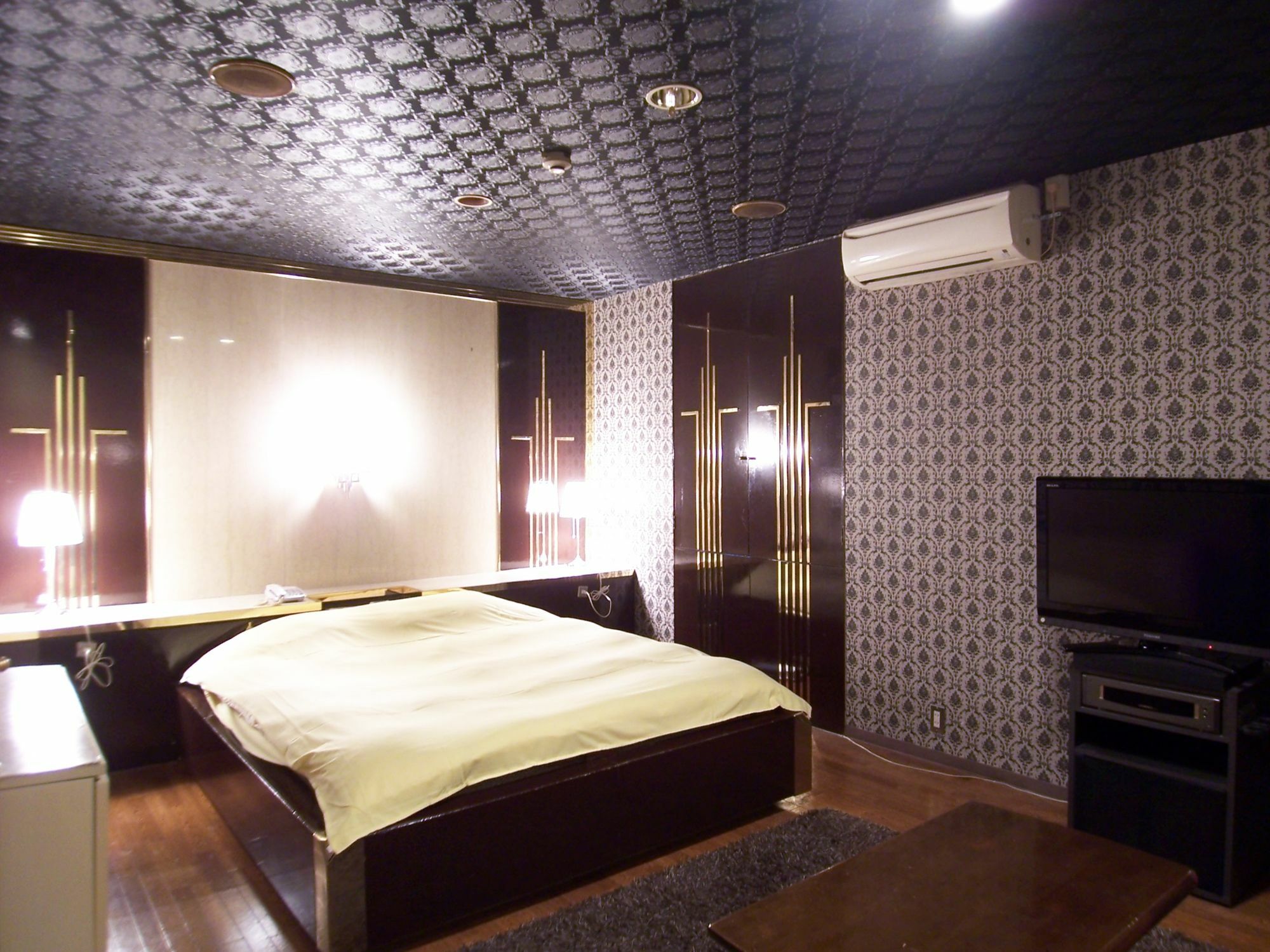 Hotel Pyramid (Adults Only) Хімедзі Екстер'єр фото